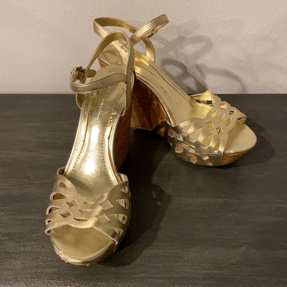 BCBGeneration gold wedge sandals! 💛 - Picture 4 of 5